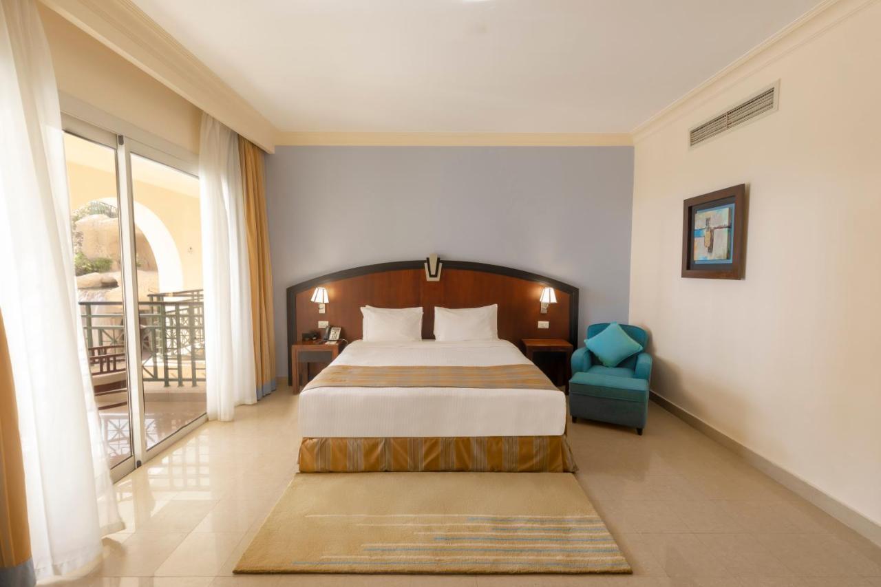 Stella Di Mare Beach Hotel & Spa Sharm El-Sheikh Exterior foto A bedroom at the hotel