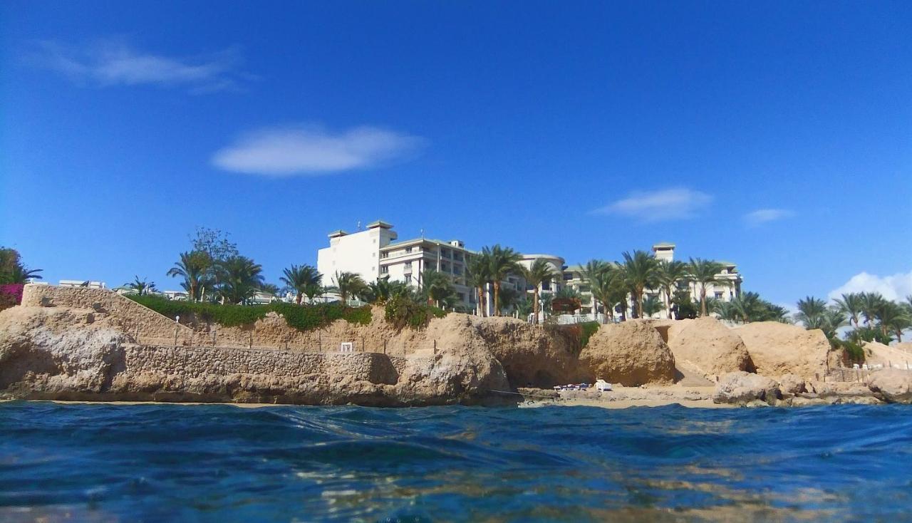 Stella Di Mare Beach Hotel & Spa Sharm El-Sheikh Exterior foto View of the resort from the sea