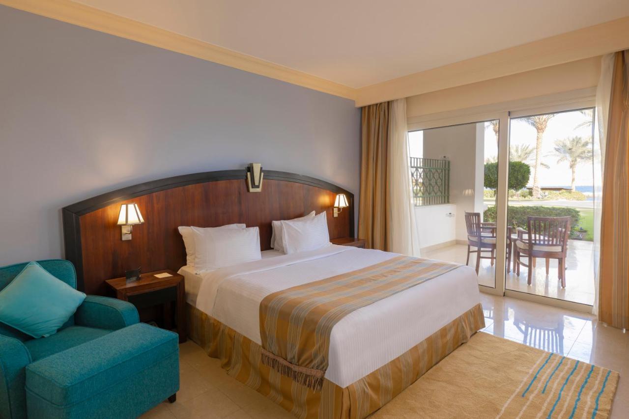 Stella Di Mare Beach Hotel & Spa Sharm El-Sheikh Exterior foto A bedroom in a hotel