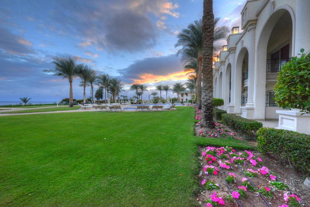 Stella Di Mare Beach Hotel & Spa Sharm El-Sheikh Exterior foto The grounds of the St. Regis