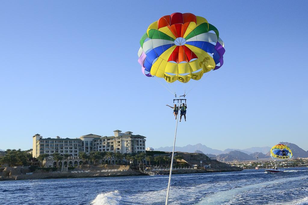 Stella Di Mare Beach Hotel & Spa Sharm El-Sheikh Exterior foto Parasailing in Egypt